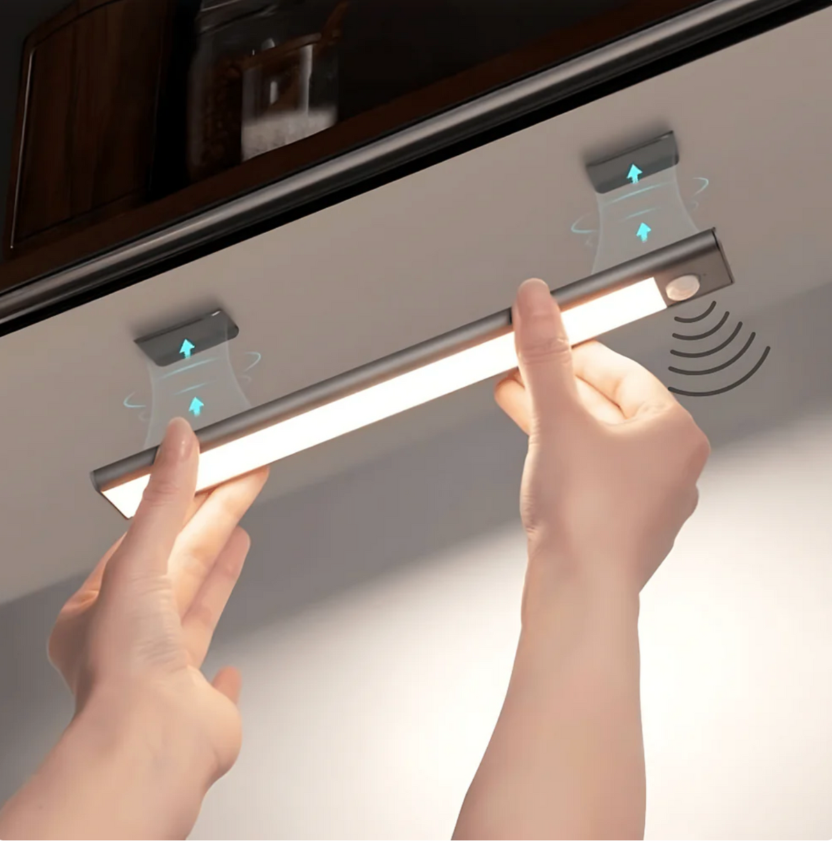 Wireless sensor light by Lumilux with built-in motion sensor, ideal for automatic illumination in dark areas